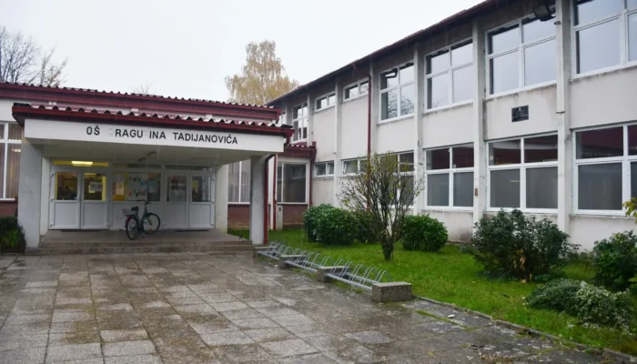 UČENICI POMAŽU UČENICIMA KŠC „Petar Barbarić“ Travnik za OŠ Dragutina Tadijanovića Petrinja