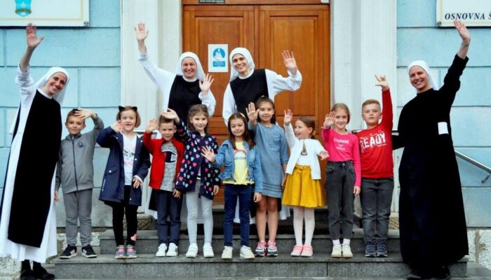 Ispraćaj naših sestara OMNIA DEO