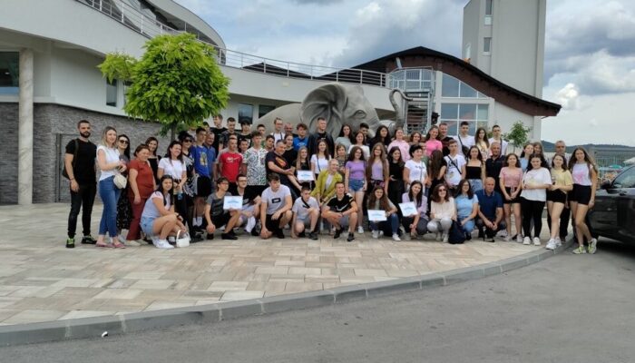 Naši učenici na 8. Film Festivalu jednominutnog filma na Ozrenu