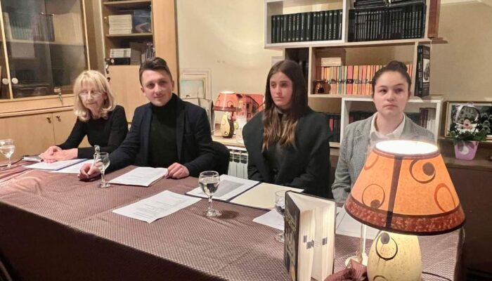 Putevima poezije, snova i Treperave svjetlosti