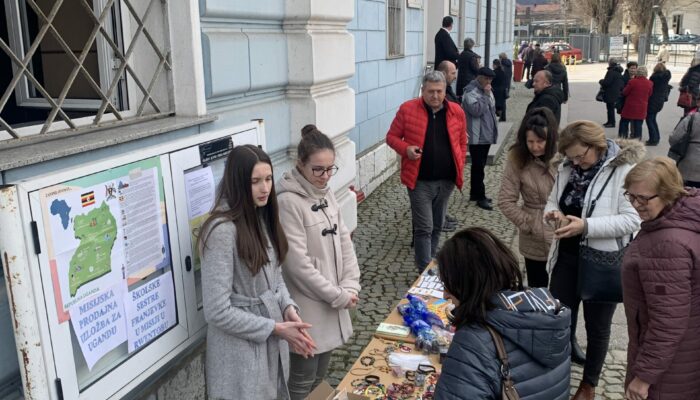Misijska akcija za zajednicu Školskih sestara franjevki u Rwentobu/Uganda