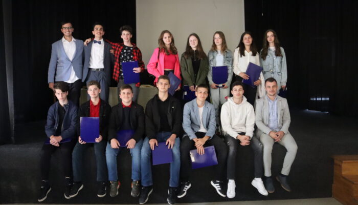 SVEČANA DODJELA SVJEDODŽBI MALIM MATURANTIMA