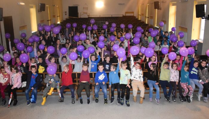 OSNOVNA ŠKOLA OBILJEŽILA MEĐUNARODNI DAN PRIJEVREMENO ROĐENE DJECE