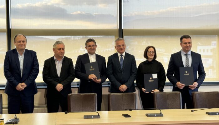 POTPISAN UGOVOR O DRUGOJ FAZI POMOĆI HRVATSKE VLADE U OBNOVI ZGRADE TRAVNIČKOG KŠC-a