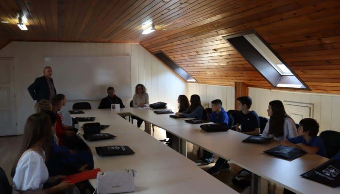 Susret ravnatelja Centra sa učenicima Osnovne škole i Gimnazije