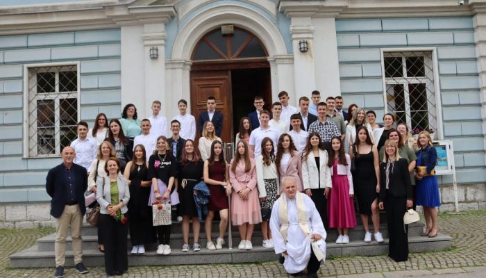 Maturalna zabava devetaša