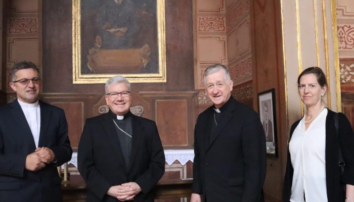 Kardinal Cupich na grobu Petra Barbarića