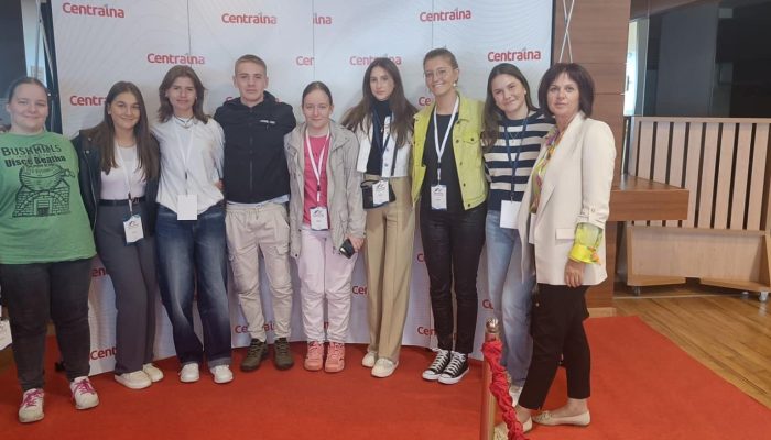 Učenici trećeg i četvrtog razreda Gimnazije Katoličkog školskog centra „Petar Barbarić“ Travnik na Danu otvorenih vrata Centralne izborne komisije i manifestaciji „Centralna Business Forum“