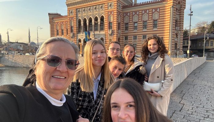 Internisti i sjemeništarac na proslavi Jubileja posvećenog života u Sarajevu