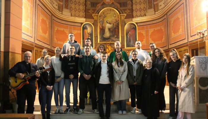 Redovita mjesečna duhovna obnova i završetak literarnog natječaja „Ljubav ima riječ“ za sjemeništarce i interniste u KŠC-u „Petar Barbarić“ Travnik