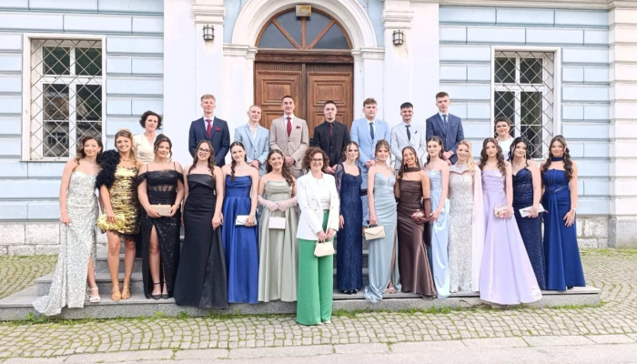 Svečani defile maturanata Katoličkog školskog centra "Petar Barbarić"-Gimnazija Travnik