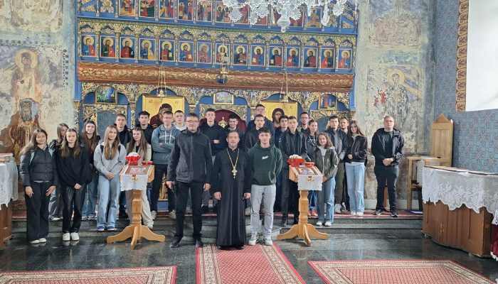 Izvanučionička nastava iz Povijesti religija: Učenici trećih razreda posjetili vjerske objekte u Travniku