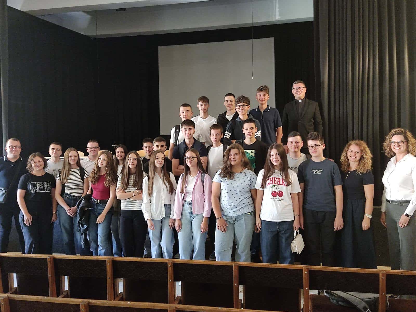 Schola domusque nostra– Naša škola i naš dom : Doček nove generacije gimnazijalaca