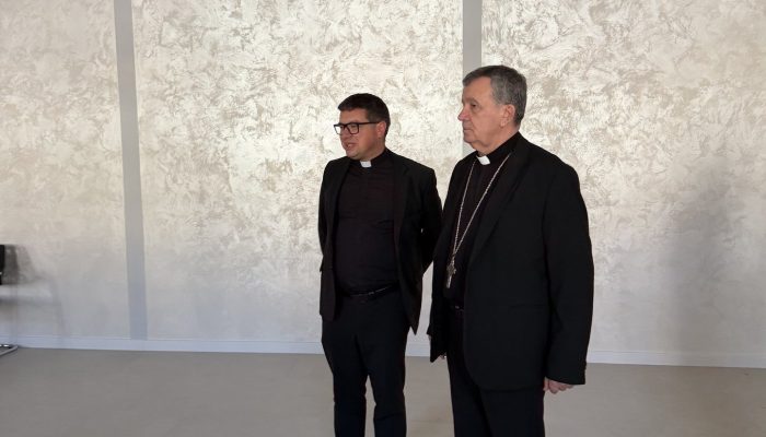 POSJET NADBISKUPA VUKŠIĆA SJEMENIŠTU U TRAVNIKU